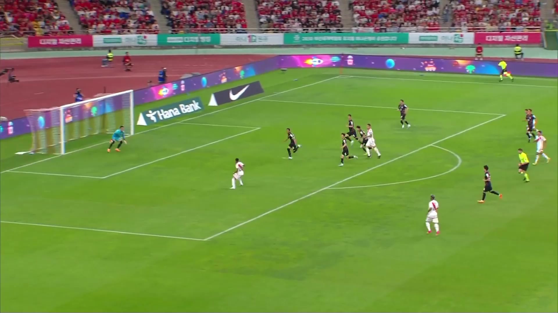 韩国0-1落后秘鲁！布莱恩·雷纳劲射破门建功