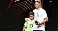 南美足球联合会邀请年轻球迷担任颁奖嘉宾，包括大马丁的球迷